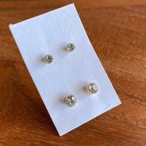 💎New! Small diamond stud earrings with gold details. 2 sets